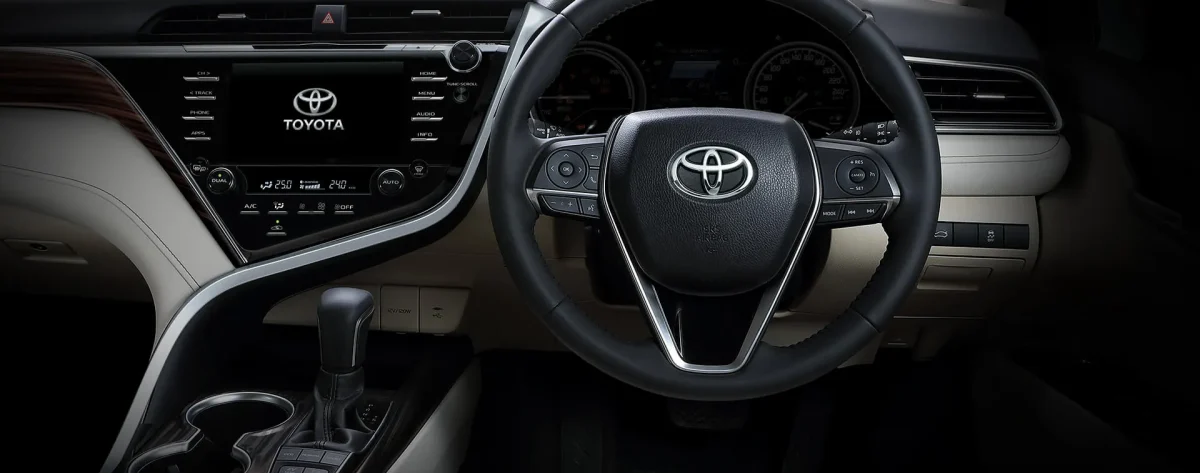 imageye___-_imgi_1_camry-interior_03